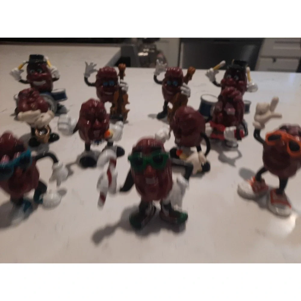 Lot of 11 Vintage California Raisins Figures Lot